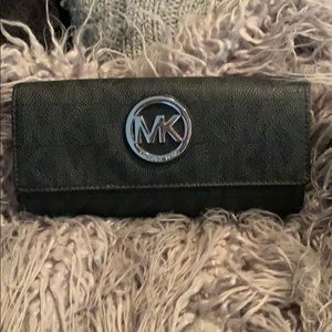 Michael Kors Wallet. Excellent Condition.